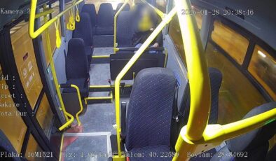  Zamanla yarış kameraya yansıdı, fenalaşan yolcu için seferber oldular