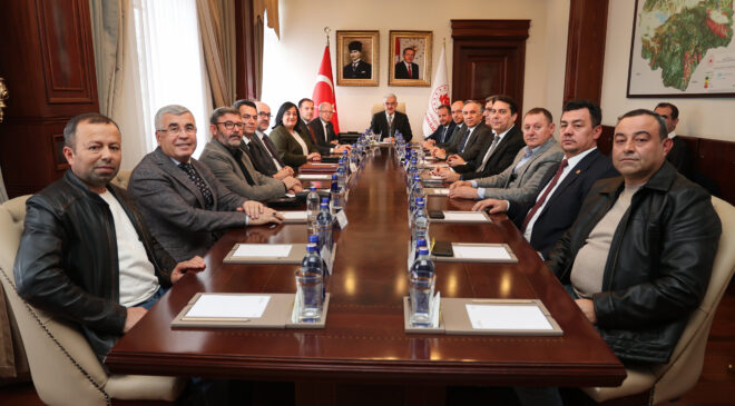 CHP BURSA İL BAŞKANI NİHAT YEŞİLTAŞ: TÜRKİYE CUMHURİYETİ BİR PARTİ DEVLETİ DEĞİLDİR HİÇBİR ZAMAN DA OLMAYACAKTIR