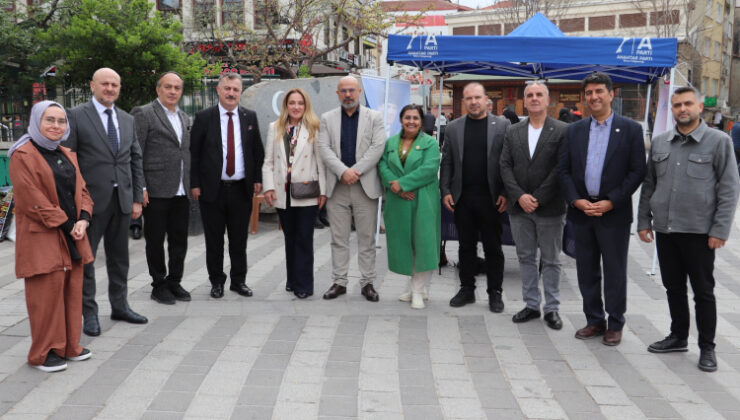 Anahtar Parti Bursa’da 200 bin ata tohumunu 2 saatte dağıttı