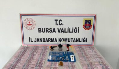 Bursa’da Uyuşturucu Operasyonu: Araç ve İkamette Çok Sayıda Madde Ele Geçirildi