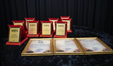 Bursa Fotoğrafçılar Esnaf Odası’ndan Birlik ve Vefa Gecesi: