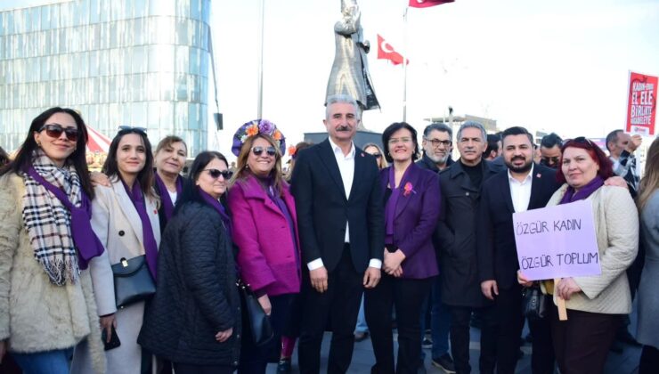 CHP Bursa İl Kadın Kolları’ndan 8 Mart Yürüyüşü ve Basın Açıklaması