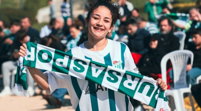 Bursa’da dev ekranda Bursaspor coşkusu!