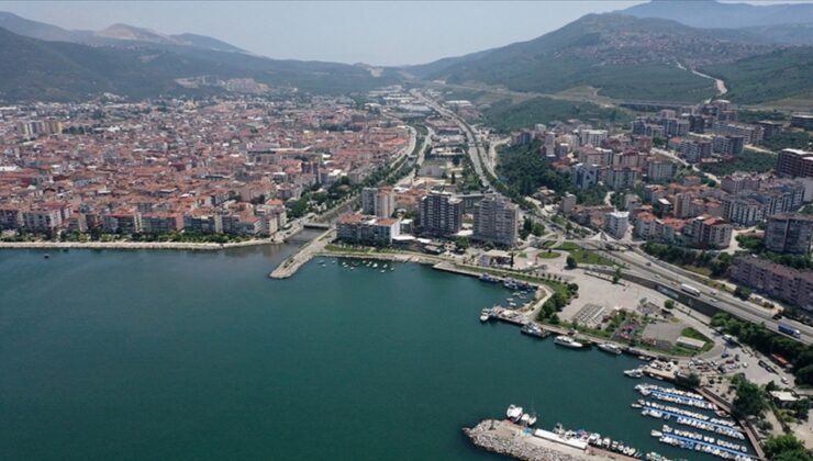 Gemlik’te Yasak Dinlenmedi: Provokatif Eylem Girişimine Sert Tepki