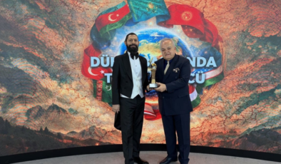 Akif Manaf’a “Türk Dünyası Barış Ödülü” Verildi