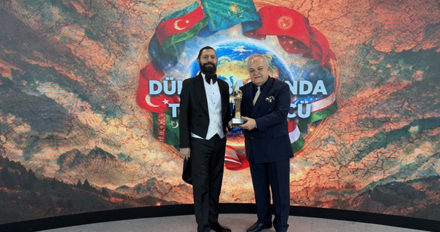 Akif Manaf’a “Türk Dünyası Barış Ödülü” Verildi