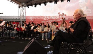 Cahit Berkay Osmangazi Meydanını Titretti