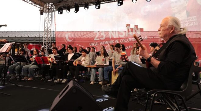 Cahit Berkay Osmangazi Meydanını Titretti