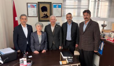 Gemlik’te “Ulusal Egemenlik” Paneli Yoğun Katılımla Gerçekleştirildi