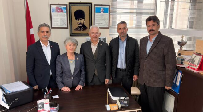 Gemlik’te “Ulusal Egemenlik” Paneli Yoğun Katılımla Gerçekleştirildi