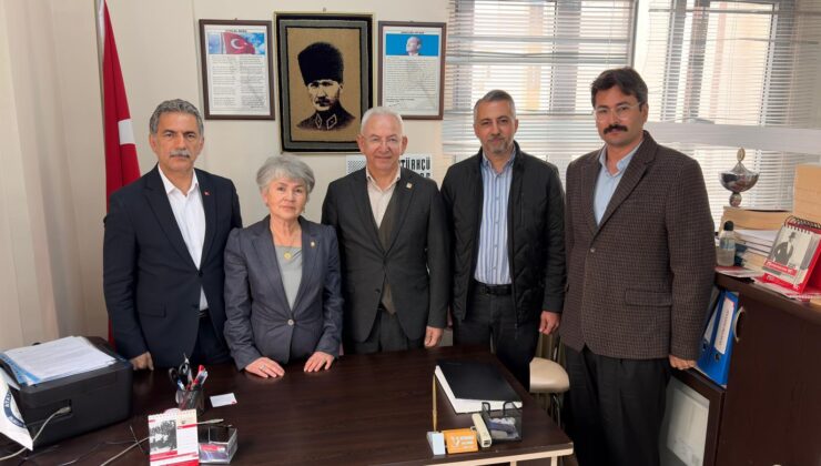 Gemlik’te “Ulusal Egemenlik” Paneli Yoğun Katılımla Gerçekleştirildi