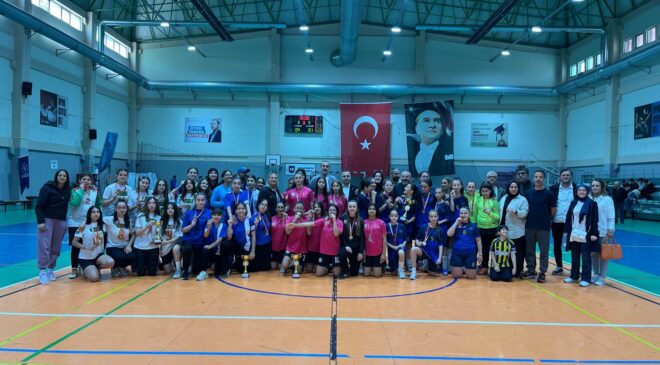 Bursa’da Küçük Kızlar Futsal İlçe Birinciliği Sona Erdi