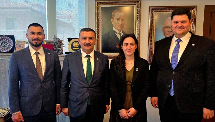 İYİ Parti Bursa Gençlik Kolları Üyelerinden Ankara Çıkartması!
