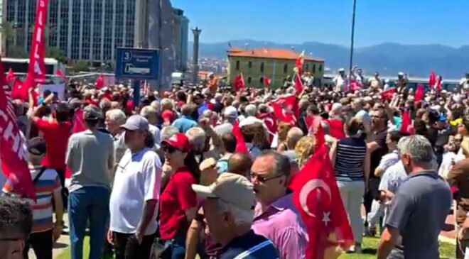 CHP’de Kurultay Krizi ve Meydan Tepkileri