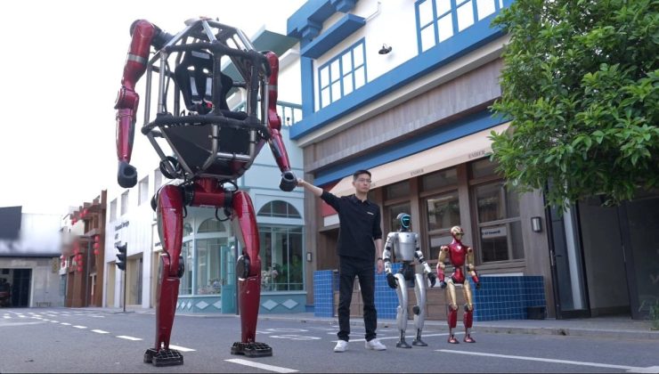 İnsansı ve Dört Ayaklı Dönüşebilen Dev Robot