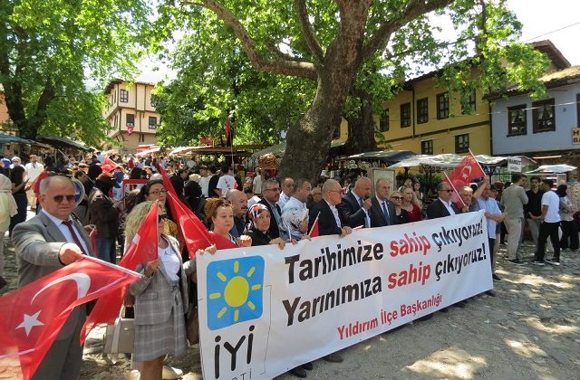 İYİ Parti’den Cumalıkızık Mesajı: “Köylüyü Yaşatmadan Köyü Yaşatamazsınız”