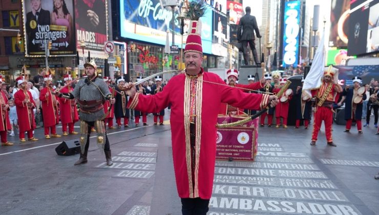 Times Meydanı’nda Mehter Coşkusu