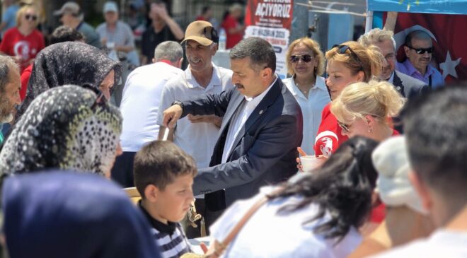 “Meydan Boş Değil, Bayrak Açıyoruz”