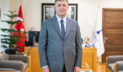Cemil Tugay CHP’den istifa etti!