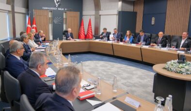Kılıçdaroğlu’nun Grup Toplantısı ve İhraç Süreci