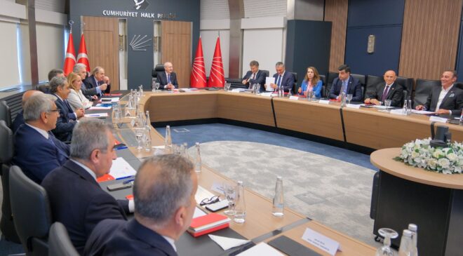 Kılıçdaroğlu’nun Grup Toplantısı ve İhraç Süreci