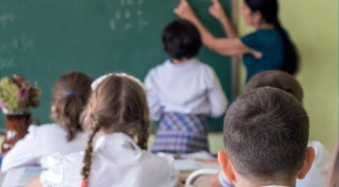Eğitim Hizmeti Var, Güvence Yok