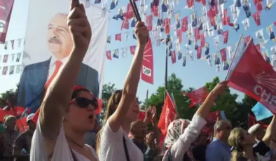 CHP Bursa’da yeni yönetim listesi tartışma yarattı: “Önce başarısız denildi, şimdi aynı isimler listede”