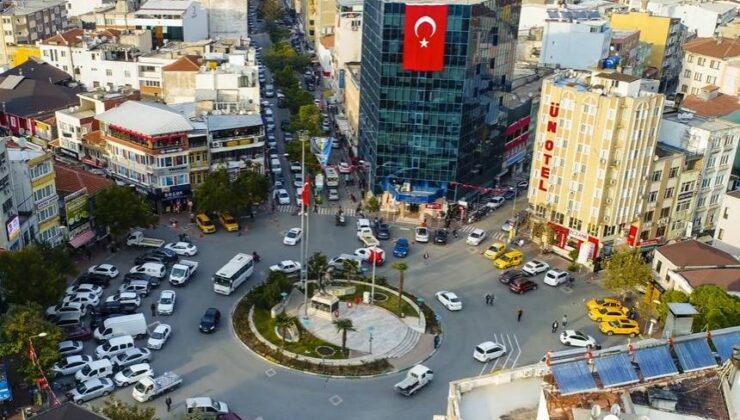 Karacabey’den beş siyasi partiden ortak çağrı: “İnsanımızın çığlığını duyun”