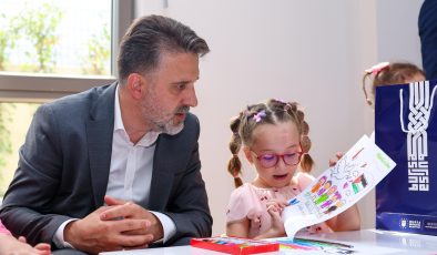 Başkan Vekili Biba, öğrencilerin ilk ders heyecanına ortak oldu
