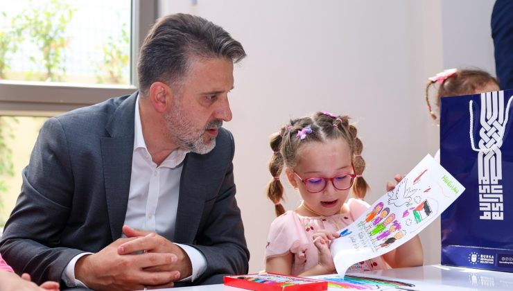 Başkan Vekili Biba, öğrencilerin ilk ders heyecanına ortak oldu