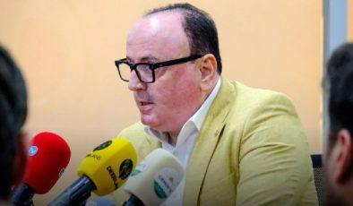 Erten Kayan’dan Gemlikspor’da yeni dönem mesajı: “Her yöneticimiz görevinde tam yetkilidir”