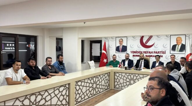 Yeniden Refah Partisi’nde Gençlik Kollarında Devir Teslim: “Gençlerimiz Geleceğimizin Teminatıdır”