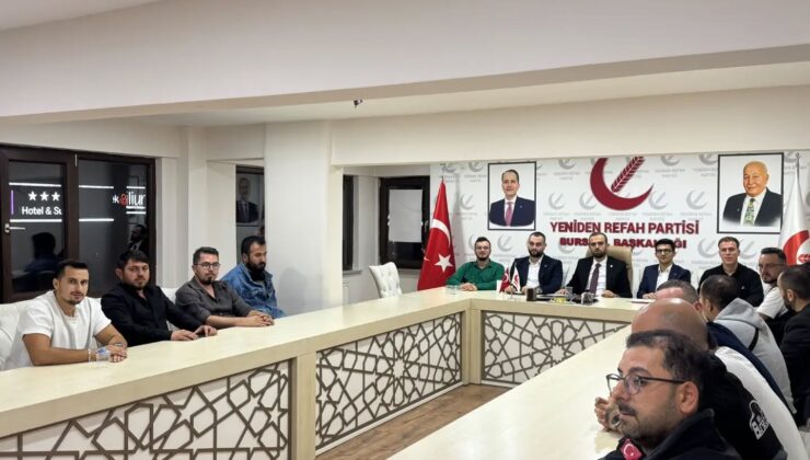 Yeniden Refah Partisi’nde Gençlik Kollarında Devir Teslim: “Gençlerimiz Geleceğimizin Teminatıdır”