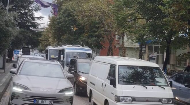 Ali Tekin İlkokulu Önünde Her Sabah Aynı Trafik Sorunu