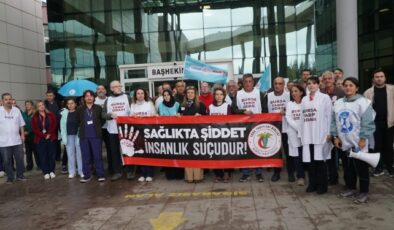 Mudanya Devlet Hastanesi önünde sağlıkta şiddet protestosu