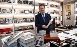 Emeklilerden Cavit Çağlar’a Vefa: “Yüz Binlerce Kişinin Yuvasında Emeği Var”