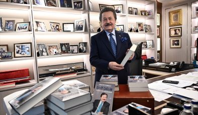 Emeklilerden Cavit Çağlar’a Vefa: “Yüz Binlerce Kişinin Yuvasında Emeği Var”