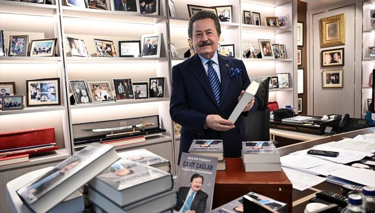 Emeklilerden Cavit Çağlar’a Vefa: “Yüz Binlerce Kişinin Yuvasında Emeği Var”