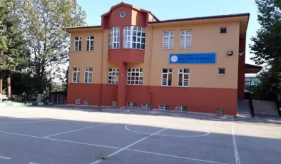Bursa Nilüfer’de Dilek Özer Ortaokulu Velileri Tepkili: “Çocuklarımız İçin Güvenli Eğitim Ortamı İstiyoruz”
