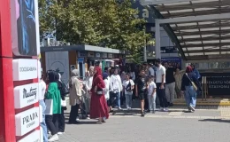 Bursa’da ücretli öğretmenlik kuyruğu tartışma yarattı: “Bu bir utanç tablosudur”