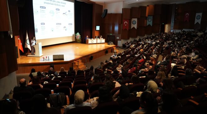 Bursa’da Anne Sütü Sempozyumuna Yoğun İlgi: Yaklaşık 500 Katılımcı Bir Araya Geldi