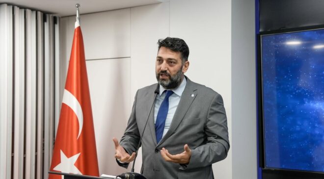 Bursa Sanayisinde Alarm: 10 Bin İşçinin İşini Kaybetme İddiası Gündemde!