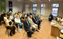 Kirmastı Türk Müziği Topluluğu Yeni Konser Sezonuna Pasta Keserek Başladı