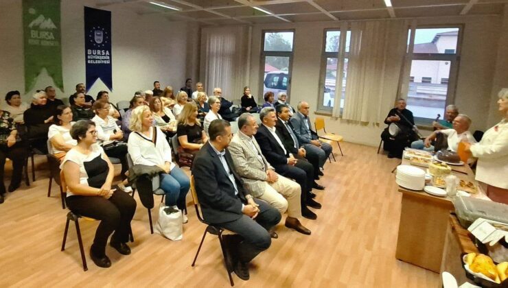 Kirmastı Türk Müziği Topluluğu Yeni Konser Sezonuna Pasta Keserek Başladı