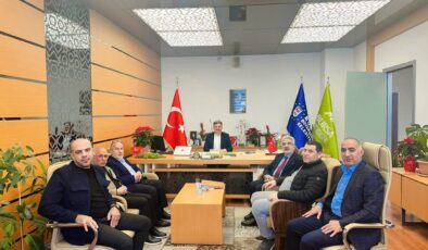 İbrahim Özacar’dan Bursa Kent Konseyi Başkanı Orhan Samast’a hayırlı olsun ziyareti