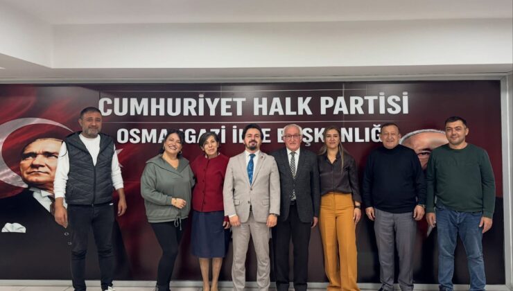Cumhuriyet Kadınları Derneği ve Türkiye Sanatçılar Birliği’nden CHP Osmangazi’ye ziyaret