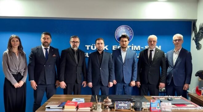 MHP’li Sezer Çetincengiz ve Taha Şen’den Türk Eğitim-Sen Bursa 2 No’lu Şube’ye ziyaret
