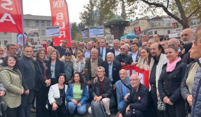 Bursa’da gazetecilerden basın özgürlüğü eylemi: “Artık yeter, nefes alamıyoruz”