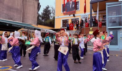 Ekrem Alfatlı, Cumhuriyet Bayramı coşkusuna öğrencilerle ortak oldu