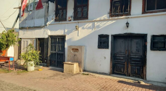 Arap Şükrü’de “Müslüman’a Haram Çeşme” tartışması: Muhtar Ali Polat yerini işaret etti